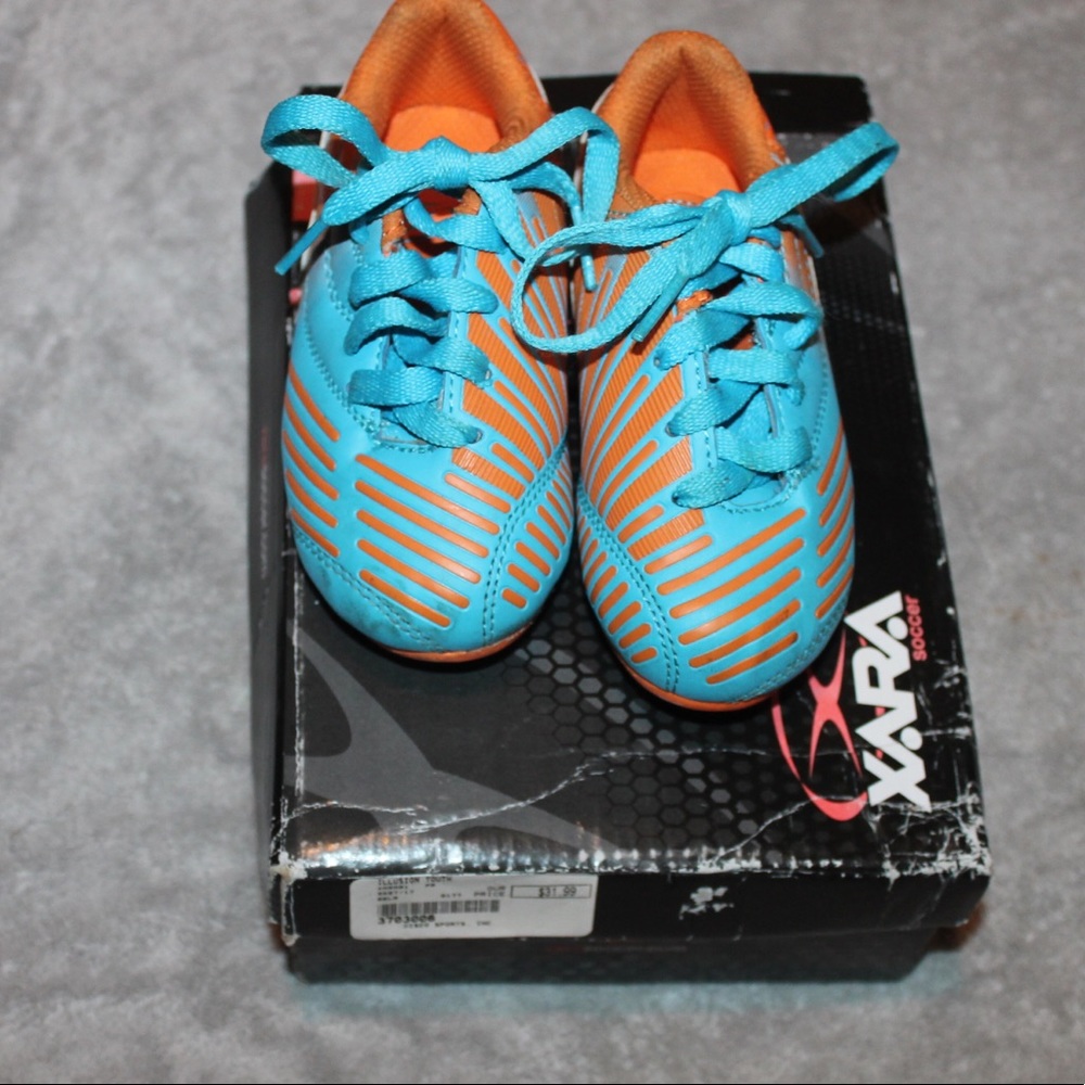 Toddler soccer cleats